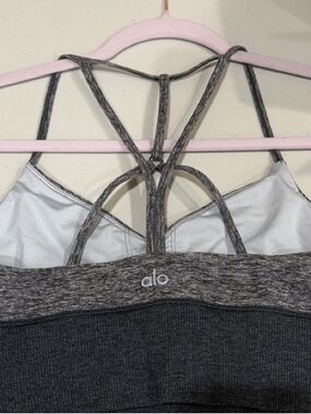 ALO Yoga Heathered Grey Strappy Sports Bra - Medium rare